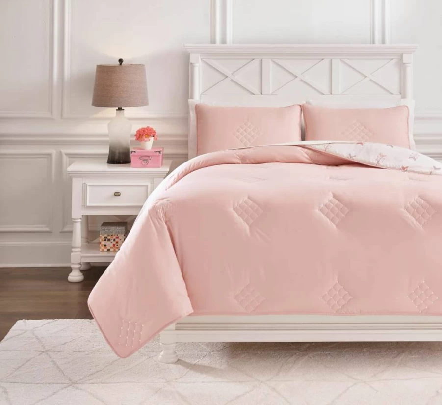 Signature Design by Ashley Lexann Full Comforter Set with 2 Shams - Pink & White Arrow Pattern Bedding