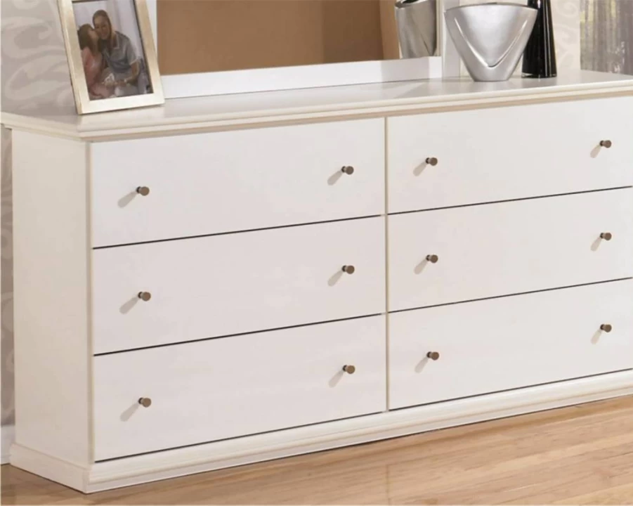 Signature Design by Ashley Maribel 6-Drawer Dresser in Classic Black - Stylish Bedroom Storage Furniture