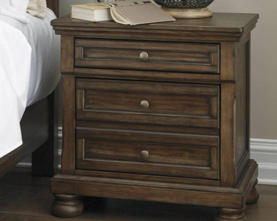 Signature Design by Ashley Flynnter 30" Tobacco Brown Nightstand with 2 Drawers & Hidden Pull-Out Tray, Traditional Bedside Table