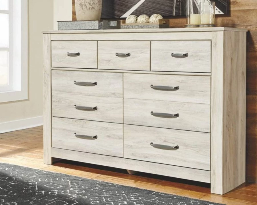 Signature Design by Ashley Brinxton Contemporary 5-Drawer Dresser in Almost Black - Modern Chest of Drawers for Bedroom Storage