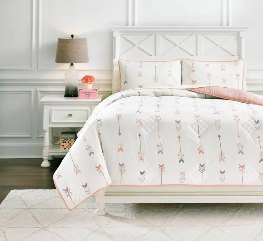 Signature Design by Ashley Lexann Twin Comforter Set - Pink & White Mountain Pattern, Youth Bedding with Sham