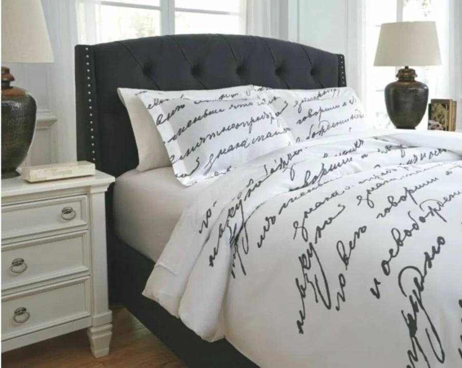 Signature Design by Ashley Q765003Q Luxury Duvet Cover Set - Soft Bedding Collection
