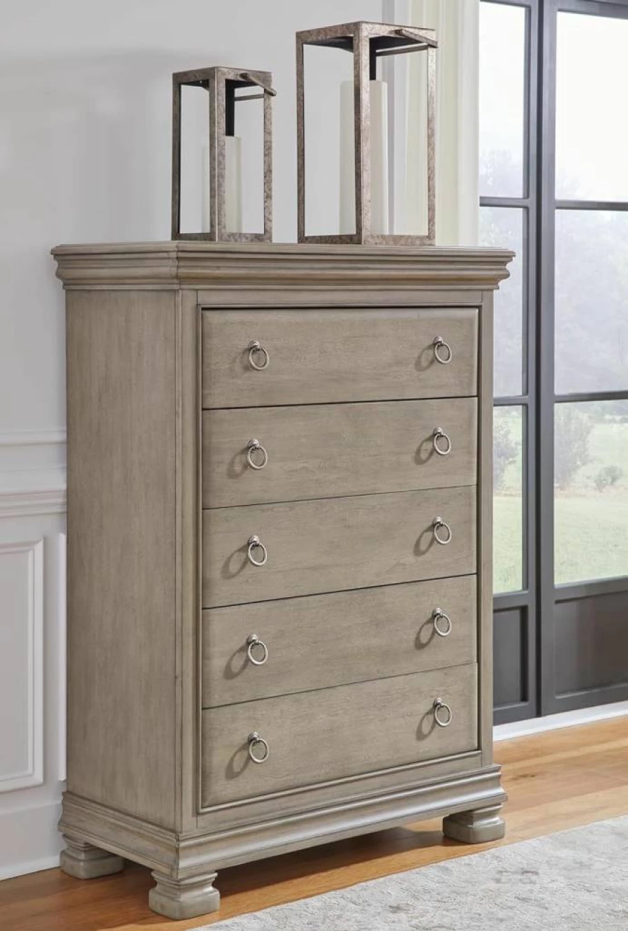 Signature Design by Ashley Lexorne 7-Drawer Dresser with Jewelry Tray, Felt-Lined Top Drawer, Traditional Gray Bedroom Chest